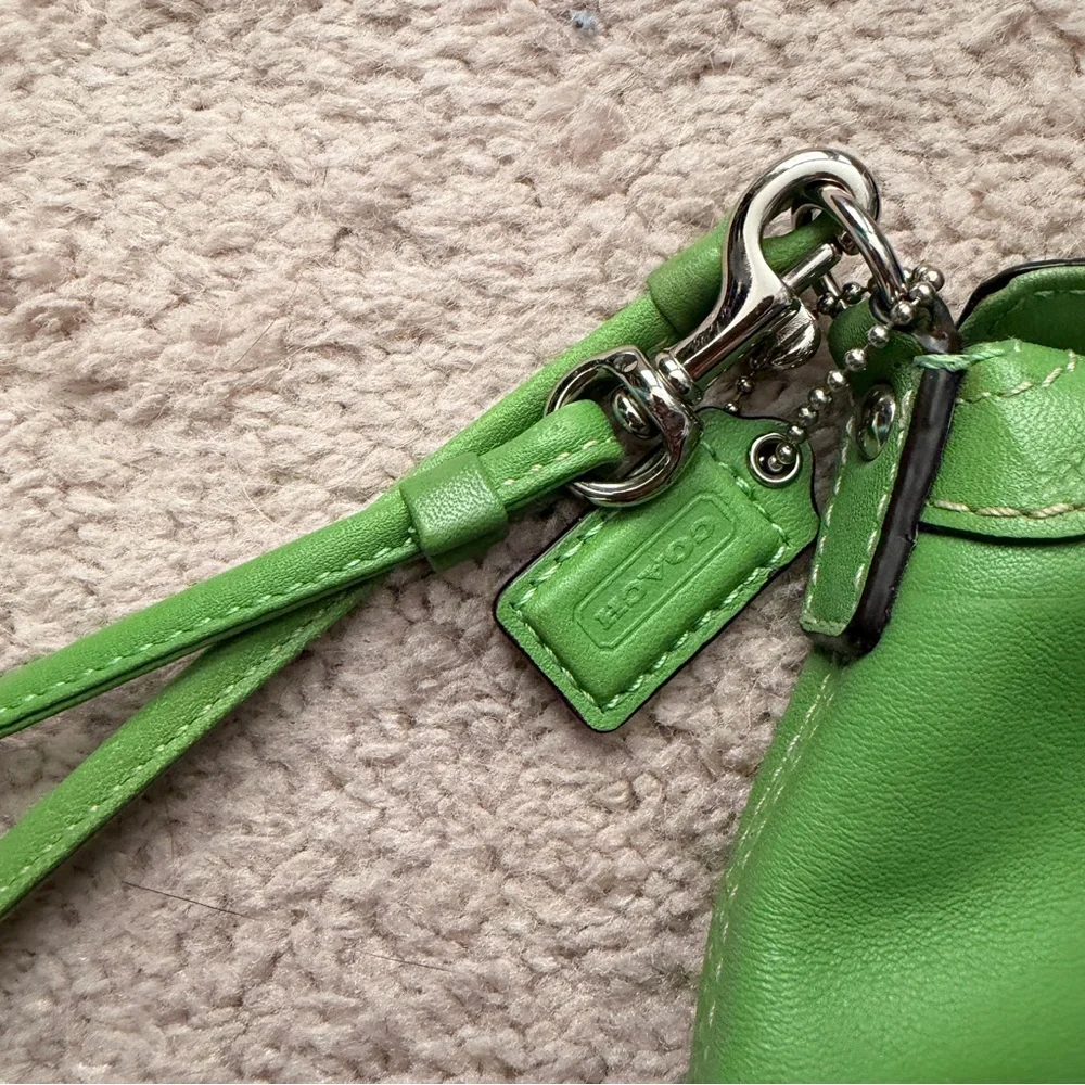 Coach Legacy Leather Turnlock Wristlet - Picture 3 of 6